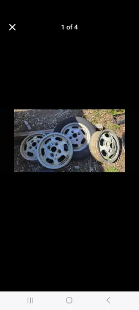 19191o Volkswagen Set Of 4 Turtleback Wheels. One Has Been Repaired On The Edge