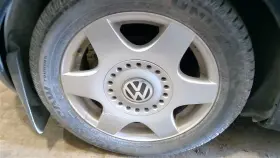 560-69724 Volkswagen 1998-2005 Beetle Wheel 16x6-1/2 Alloy 6 Spoke Concealed Lug Nuts C Condition