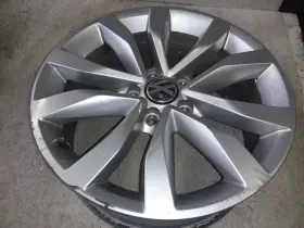 560-69960 Volkswagen Wheel 17x7 Alloy Exposed Lug Nuts 10 Spoke Fits 13-16 Beetle 206579