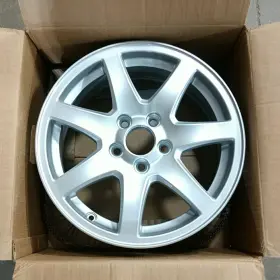 307483446 Volvo 1 Wheel Rim For 70 Series Recond Oem Painted Silver Nice
