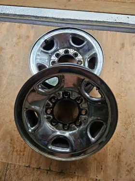 We5075 Wheels Expesss Inc. 8 Lug Wheel/rim For Chevy Gmc 5705 Chrome Set Of 2