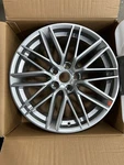 Oem 18 Inch Alloy Wheel For 2020-2021 Genesis G70 Silver 52910-G9130 New. Price: $400.00.