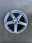 Wheel Hyundai R18 Sonata Sedan 2.4 Used. Price: $40.00.