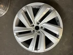 #70076 21-22 Volkswagen Atlas Oe Wheel 20X8 5X112 3QF601025P8Z8 Silver Used. Price: $405.00.