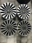 2018-2021 Lincoln Navigator Oem Wheel Rim Alloy 22X9.5J Used. Price: $1650.00.