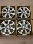 Land Rover Range Evoque 2014-2019 18" Oem Wheel Rim Silver Used. Price: $200.00.