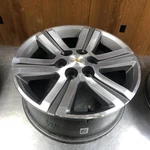 2015 2017 Chevy Traverse Wheel 18X7-1/2 Aluminum *minor Ware* Oem 23126027 Used. Price: $100.00.