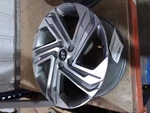 Wheel 18X7-1/2 Alloy 5 Spoke Black Inlay Fits 21-23 Santa Fe 2136901 Used. Price: $186.10.