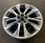 #75265 20-25 Toyota Highlander Oe Used Wheel "cracked Cladding" 4260D0E030. Price: $202.50.