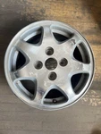 Wheel 15X6 Alloy 7 Spoke Fits 99-01 Sonata 565464 Used. Price: $90.00.